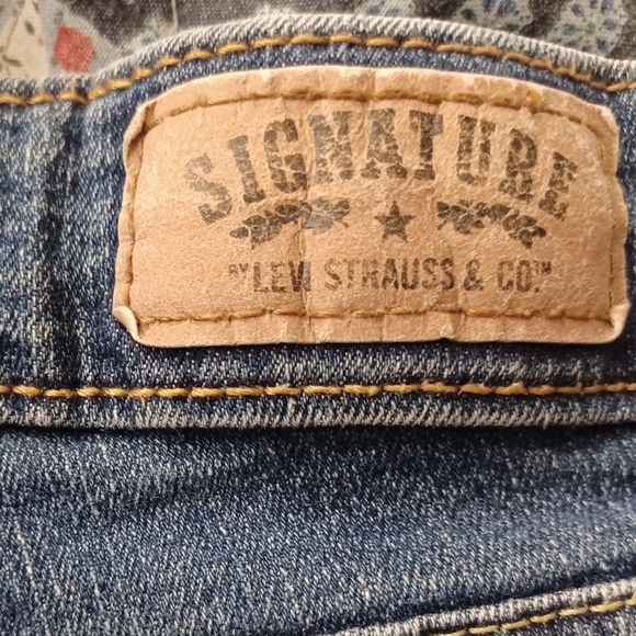🍒 Levi's Signature Denim Raw Hem Jeans - Picture 9 of 9